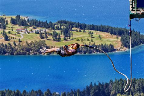 naked bungee|Naked Bungee Jumping in Queenstown, New Zealand。